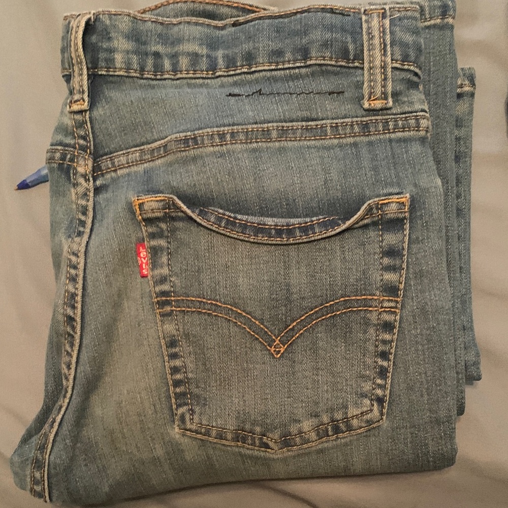 Levi's Men's Denim Jeans in Blue and Black - Picture 2 of 3